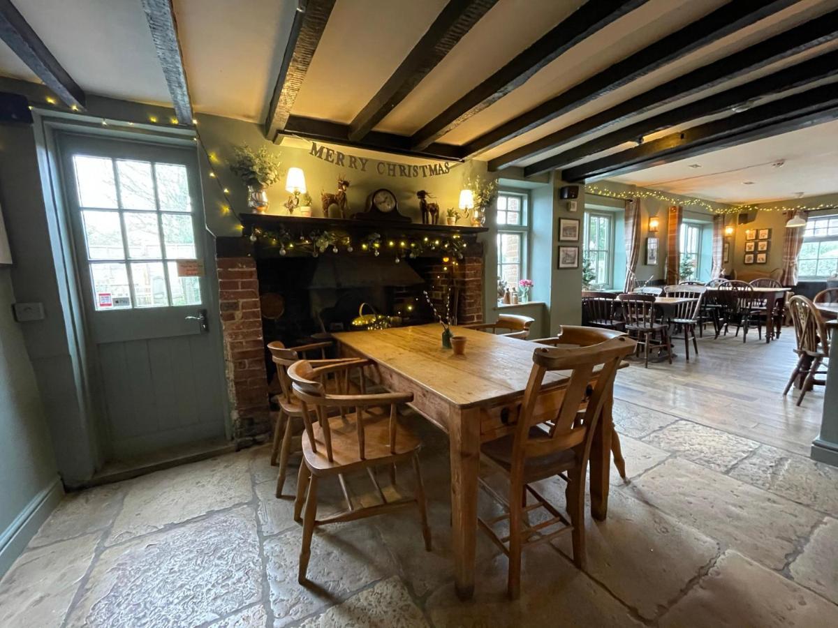 The Windmill Inn Horsham Exterior photo